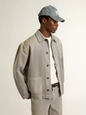 Grå denimjacka för herr med nitar