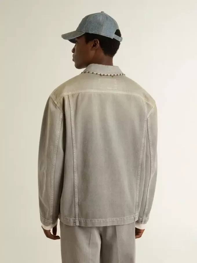 Grå denimjacka för herr med nitar