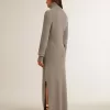 Grå melerad ribbad ullklänning med hög hals Grå melerad ribbad ullklänning med hög hals