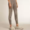 Grå melerade leggings för dam med blandade sömmar Grå melerade leggings för dam med blandade sömmar