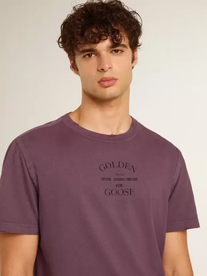 Herr-T-shirt i bomull i slitet lila med logotryck