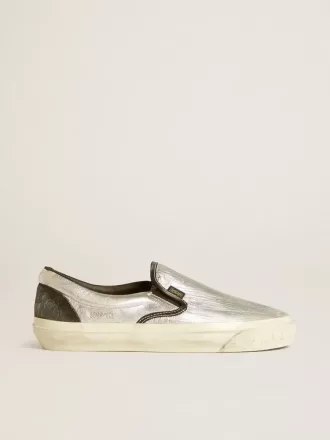 Herrmodell VCE Penstar i metallic silverläder med svart läderflik på hälen