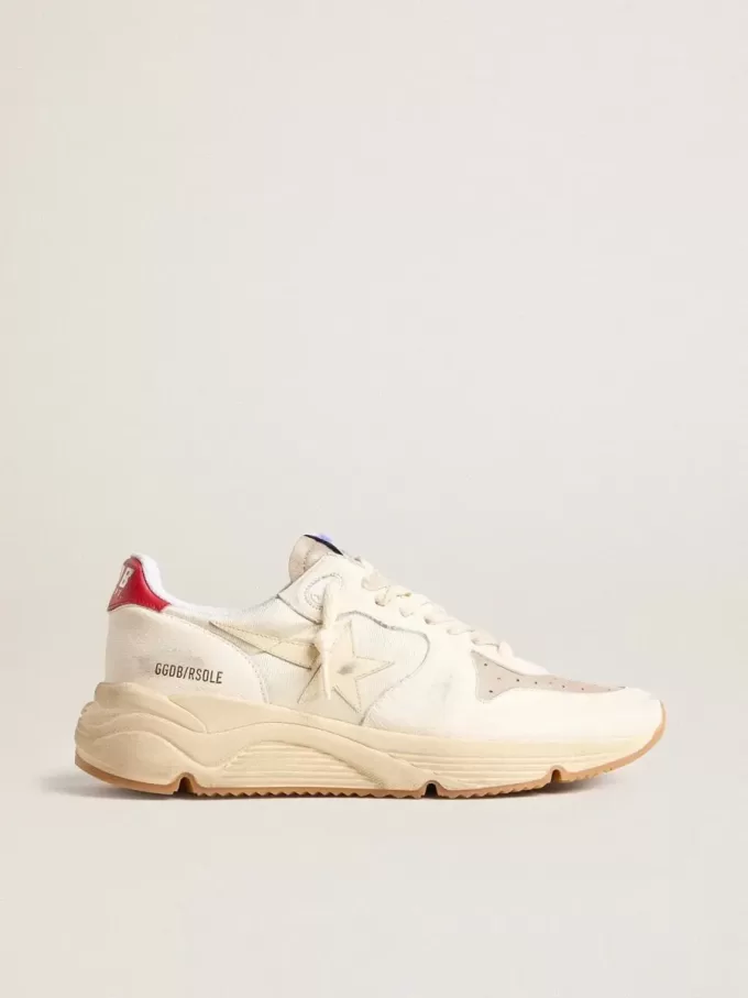 Herrskor med löparsula i nappaläder med beige läderstjärna och röd hälflik Herrskor med löparsula i nappaläder med beige läderstjärna och röd hälflik