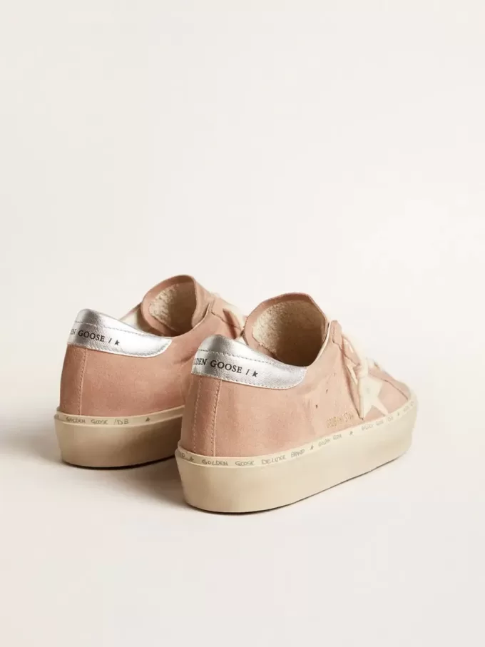 Hi Star för damer i rosa mocka med krämfärgad stjärna och silverfärgad läderflik på hälen Hi Star för damer i rosa mocka med krämfärgad stjärna och silverfärgad läderflik på hälen