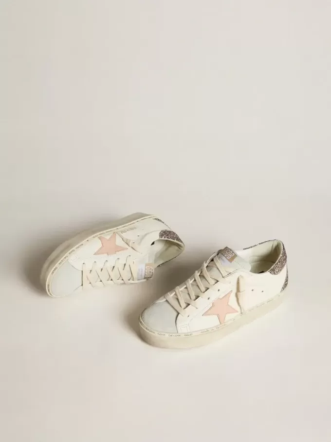 Hi Star i vitt nappa med rosa läderstjärna och glitterhälflik Hi Star i vitt nappa med rosa läderstjärna och glitterhälflik
