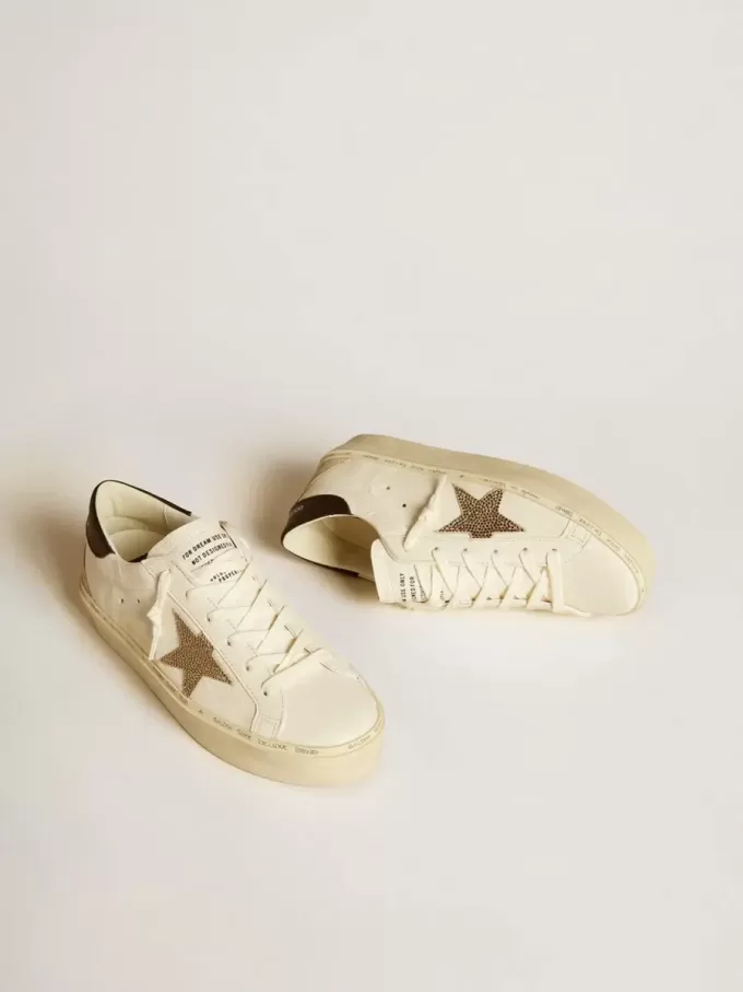 Hi Star LTD med Swarovski-kristallstjärna och svart läderflik på hälen Hi Star LTD med Swarovski-kristallstjärna och svart läderflik på hälen