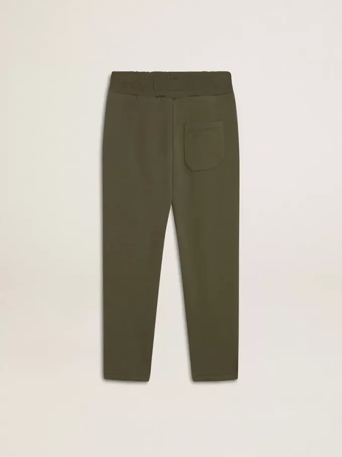Joggingbyxor för pojkar i militärgrön färg med vita stjärnor Joggingbyxor för pojkar i militärgrön färg med vita stjärnor
