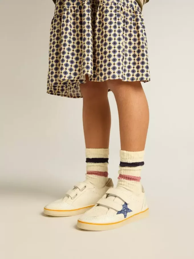 Junior Ball Star med blå glitterstjärna och beige mockalås