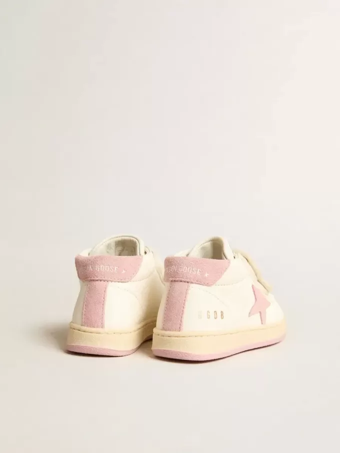 Junior June i nappa med stjärna och hälflik i gammalt rosa mocka Junior June i nappa med stjärna och hälflik i gammalt rosa mocka