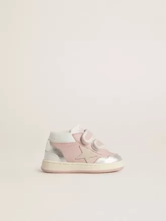 Junior June i rosa läder med insatser i metallicläder och stjärna i mocka