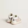 Junior June i rosa läder med insatser i metallicläder och stjärna i mocka Junior June i rosa läder med insatser i metallicläder och stjärna i mocka