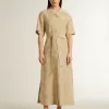 Kortärmad skjortklänning för dam i beige blommig jacquard Kortärmad skjortklänning för dam i beige blommig jacquard