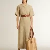 Kortärmad skjortklänning för dam i beige blommig jacquard Kortärmad skjortklänning för dam i beige blommig jacquard