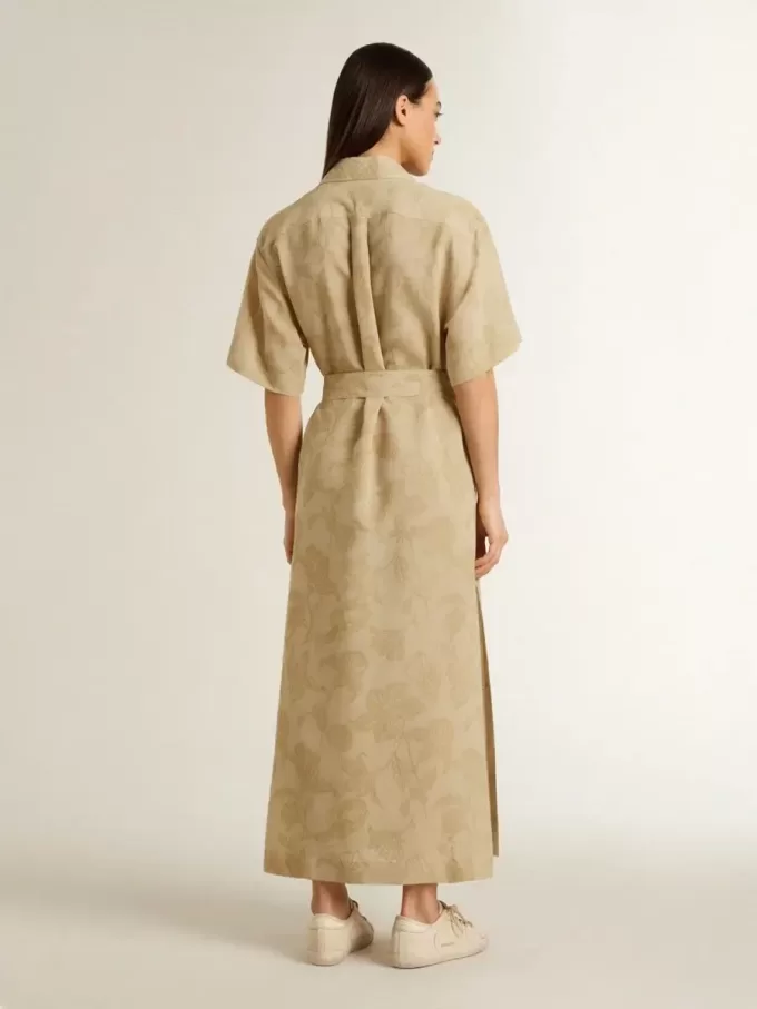 Kortärmad skjortklänning för dam i beige blommig jacquard Kortärmad skjortklänning för dam i beige blommig jacquard