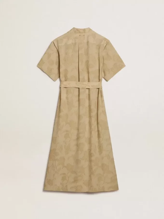 Kortärmad skjortklänning för dam i beige blommig jacquard Kortärmad skjortklänning för dam i beige blommig jacquard