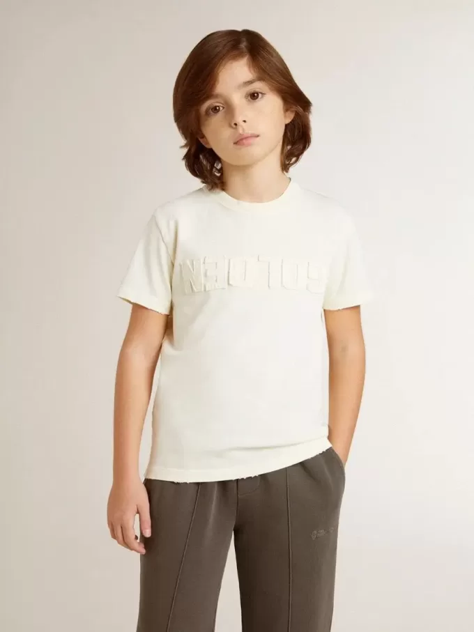 Krämefärgad T-shirt för pojkar med upphöjt logo Krämefärgad T-shirt för pojkar med upphöjt logo