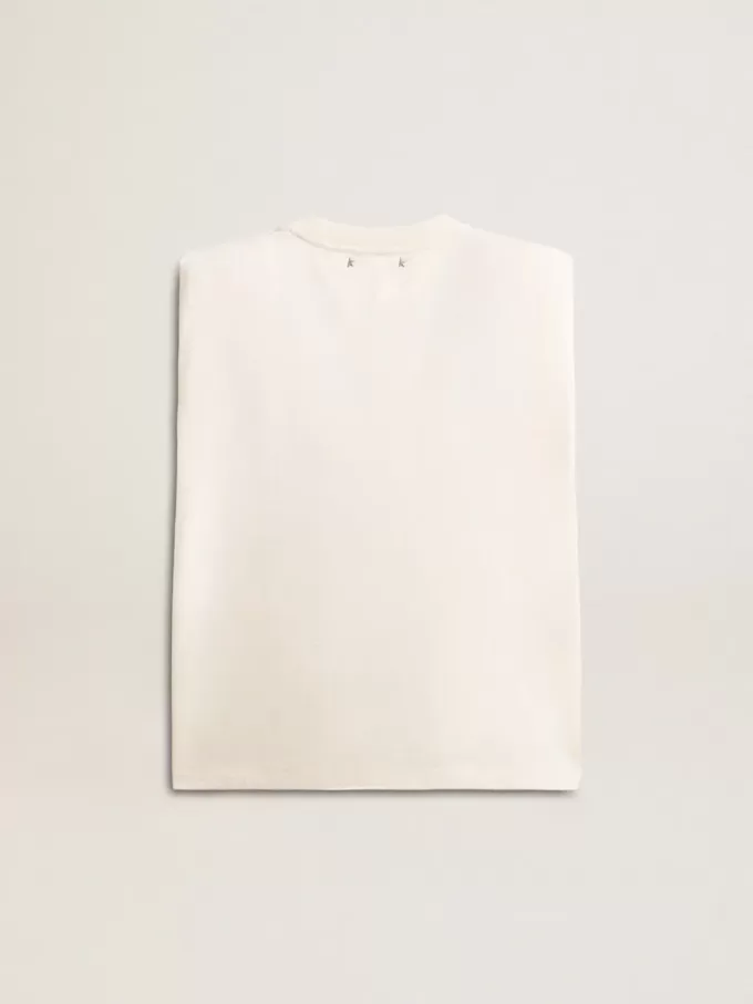 Åldrad vit ärmlös T-shirt dekorerad med kristaller