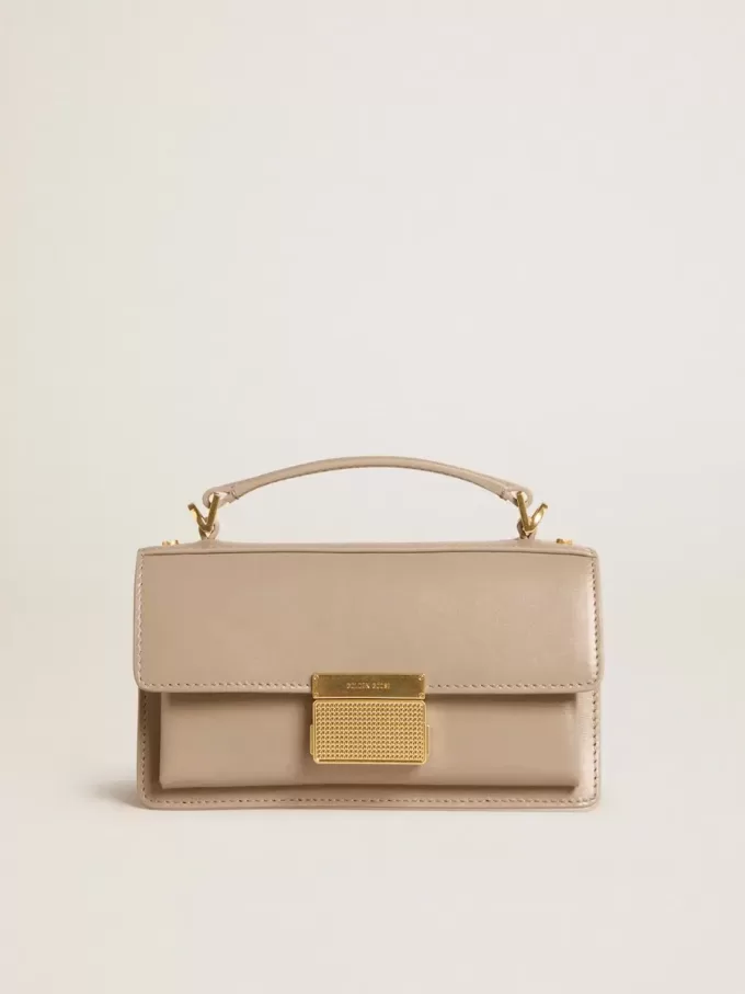 Liten Venezia-väska i beige läder med gulddetaljer Liten Venezia-väska i beige läder med gulddetaljer