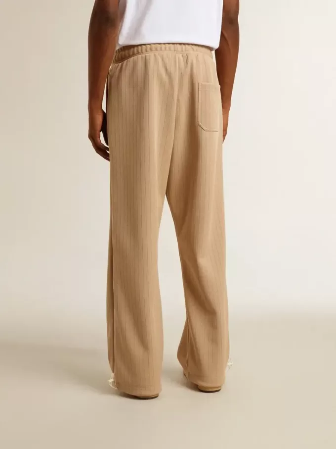 Ljusbeige joggingbyxor för herr med vitt logo