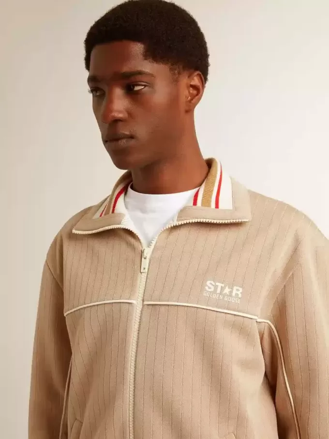 Ljusbeige sweatshirt med dragkedja och vit logotyp för herr Ljusbeige sweatshirt med dragkedja och vit logotyp för herr