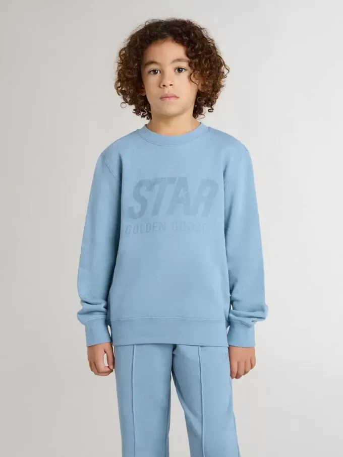 Ljusblå sweatshirt för pojkar med text på framsidan Ljusblå sweatshirt för pojkar med text på framsidan