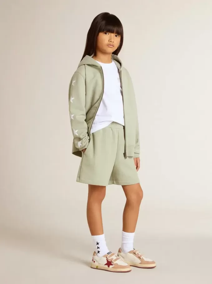 Ljusgröna shorts med vit stjärna
