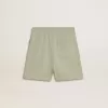 Ljusgröna shorts med vit stjärna