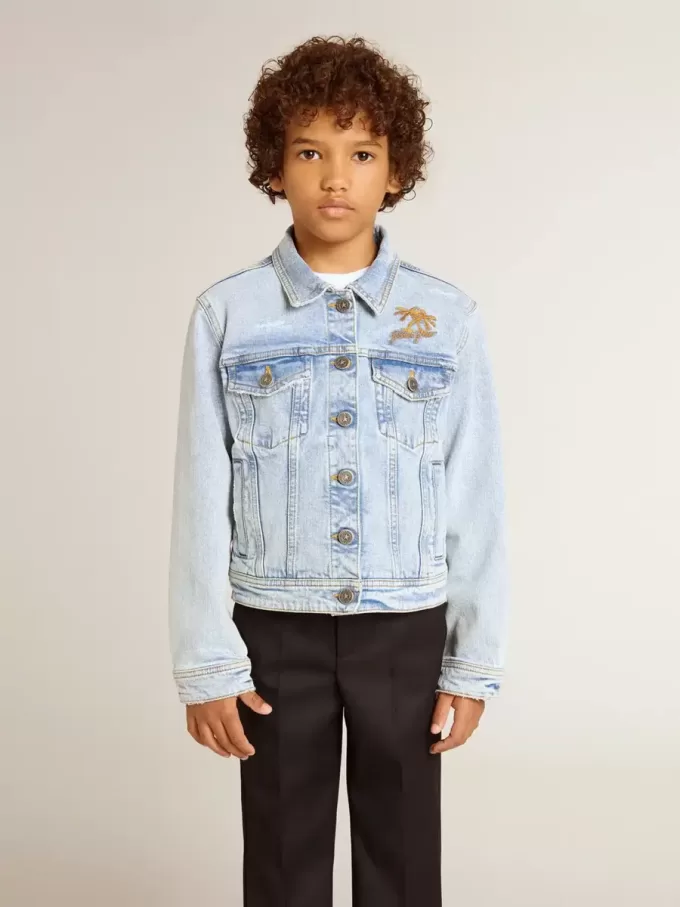 Lätt denimjacka med broderi Lätt denimjacka med broderi