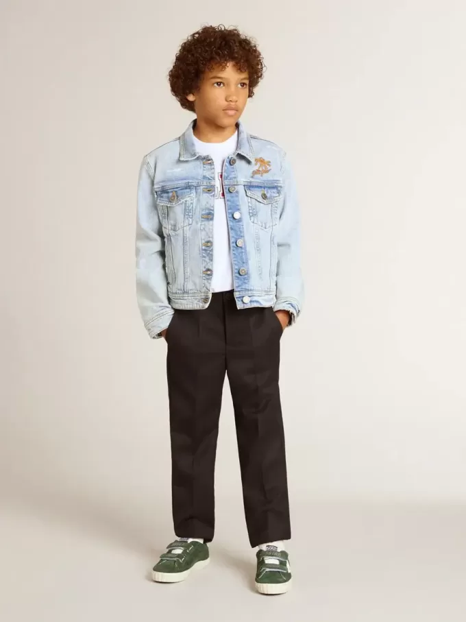 Lätt denimjacka med broderi Lätt denimjacka med broderi