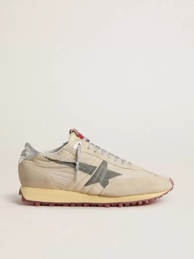 Marathon för herr med beige nylonöverdel och grå stjärna Marathon för herr med beige nylonöverdel och grå stjärna