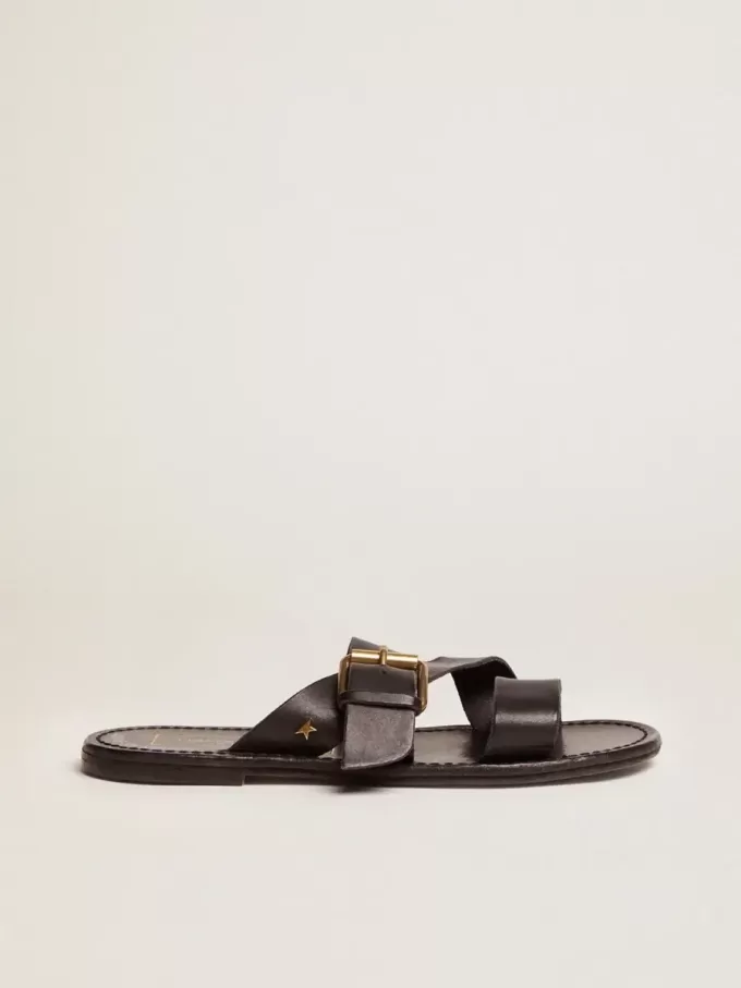 Margaret platta sandaler för damer i svart resinbelagt läder Margaret platta sandaler för damer i svart resinbelagt läder