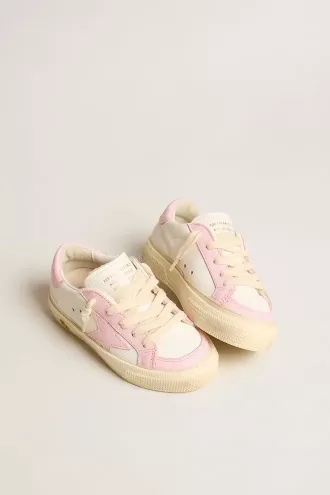 May Teen i vitt och rosa läder med rosa läderstjärna