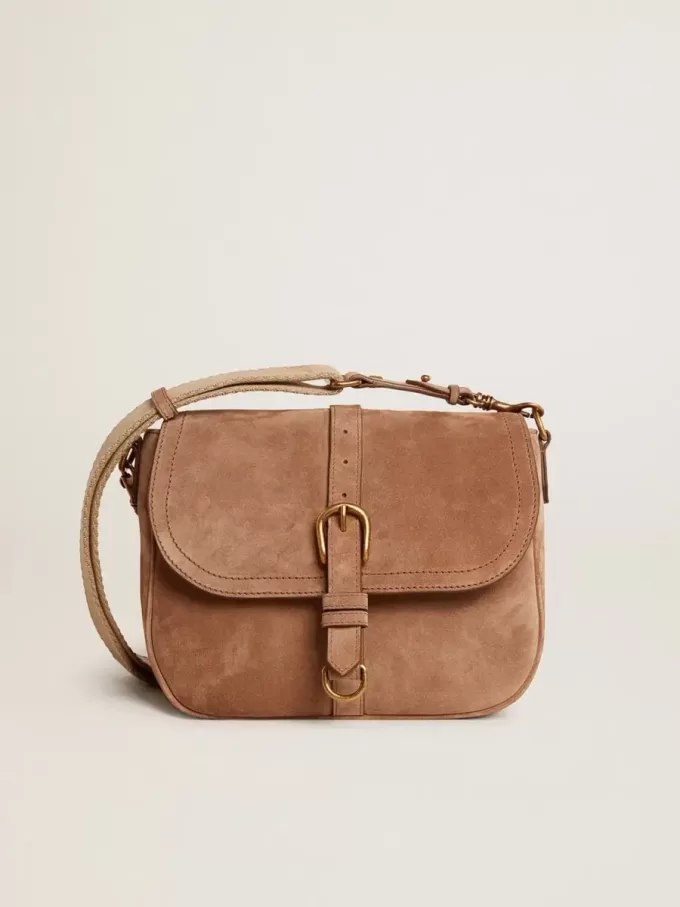 Medium Sally Bag i askfärgat mocka med kontrasterande spänne och axelrem Medium Sally Bag i askfärgat mocka med kontrasterande spänne och axelrem