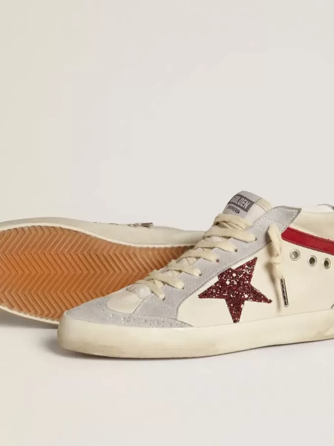 Mid Star för dam i läder med glitterstjärna och röd nubuck-detalj Mid Star för dam i läder med glitterstjärna och röd nubuck-detalj