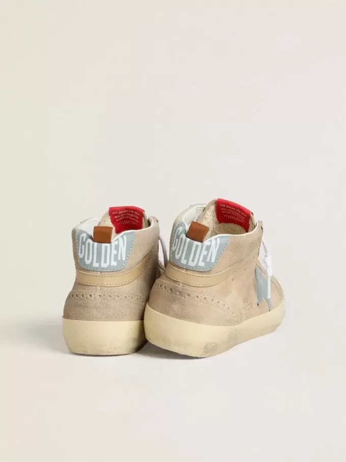 Mid Star för herr i beige mocka med pulverblå läderstjärna och hälflik Mid Star för herr i beige mocka med pulverblå läderstjärna och hälflik