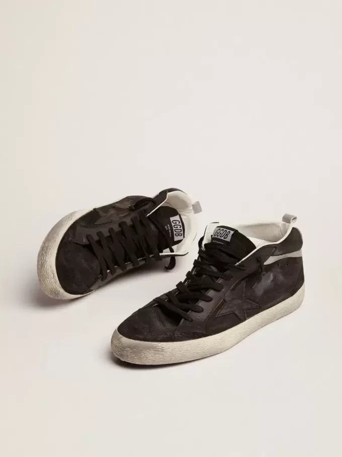 Mid Star för herr i nubuck med svart läderstjärna och silverglans Mid Star för herr i nubuck med svart läderstjärna och silverglans