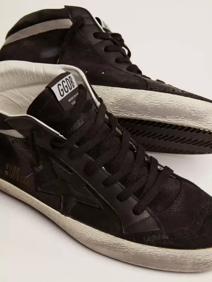 Mid Star för herr i nubuck med svart läderstjärna och silverglans Mid Star för herr i nubuck med svart läderstjärna och silverglans