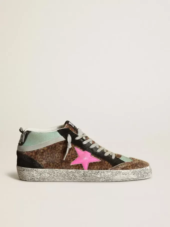 Mid Star i leopardmönstrat ponnyläder med fuchsiafärgad läderstjärna Mid Star i leopardmönstrat ponnyläder med fuchsiafärgad läderstjärna