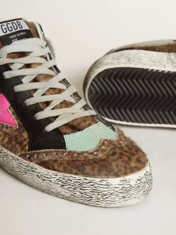 Mid Star i leopardmönstrat ponnyläder med fuchsiafärgad läderstjärna Mid Star i leopardmönstrat ponnyläder med fuchsiafärgad läderstjärna