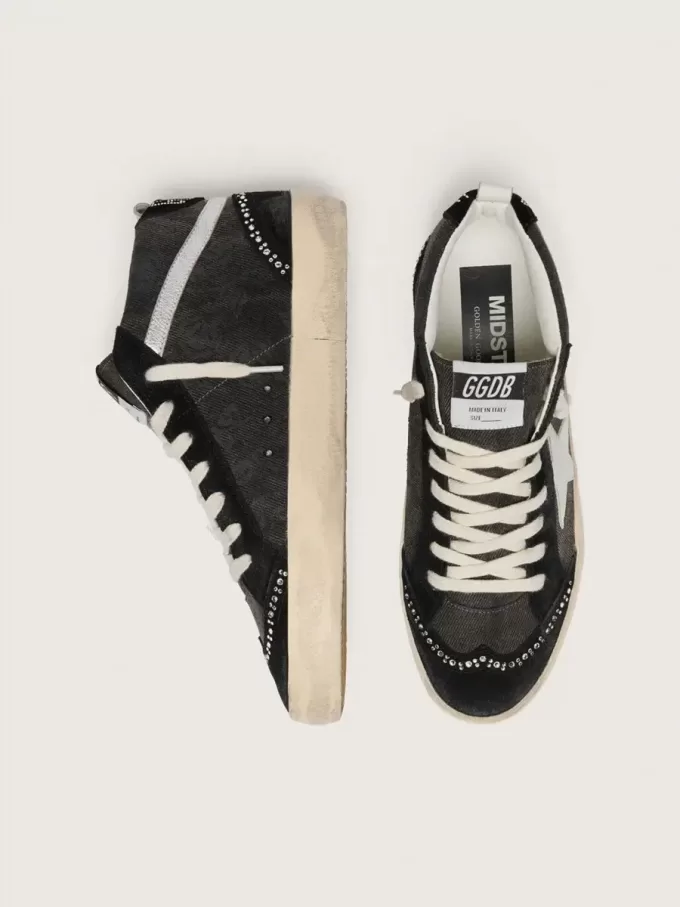 Mid Star LTD i svart denim med insatser i mocka och Swarovski-kristaller