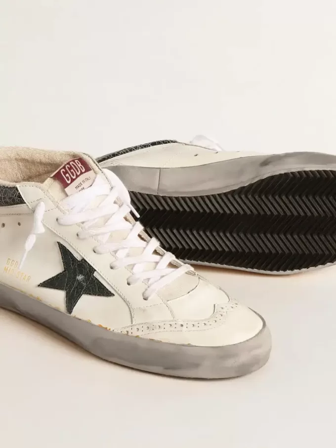 Mid Star med grön metallisk läderstjärna och vit blixt Mid Star med grön metallisk läderstjärna och vit blixt