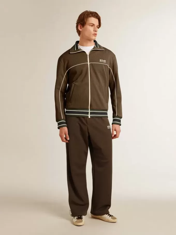 Militärgrön sweatshirt med dragkedja och vit logotyp för herr Militärgrön sweatshirt med dragkedja och vit logotyp för herr