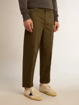 Militärgröna chinos från Golden Collection