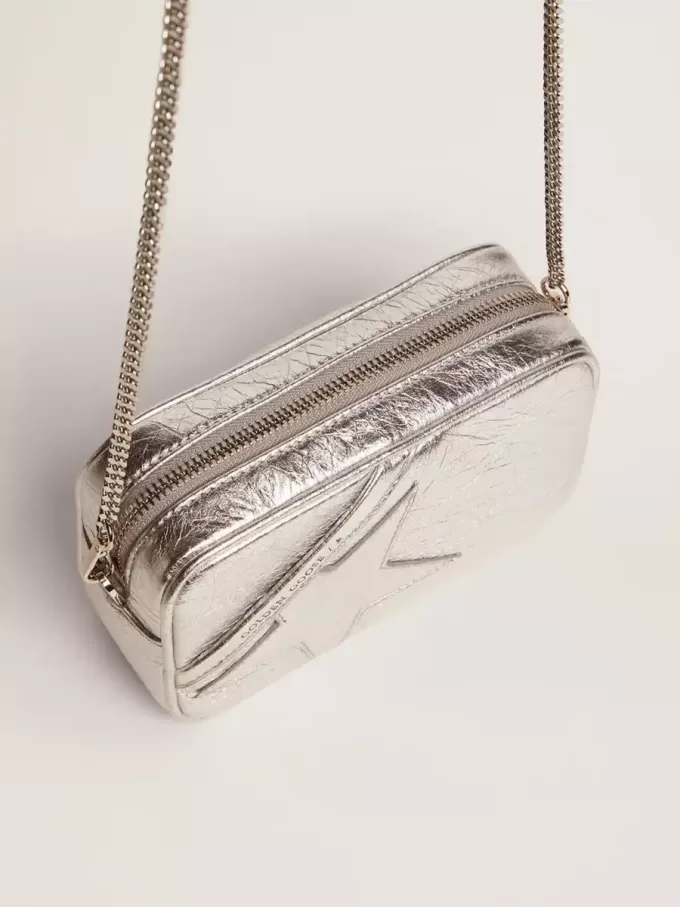 Mini Star Bag för dam i silverlaminerat läder med ton-i-ton-stjärna Mini Star Bag för dam i silverlaminerat läder med ton-i-ton-stjärna