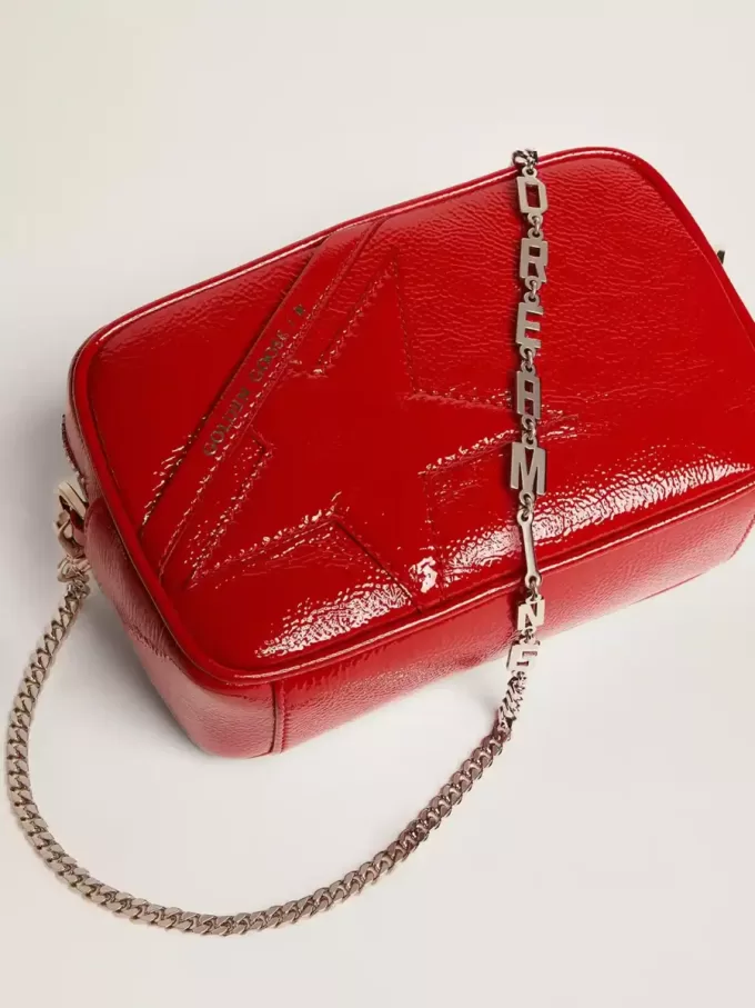 Mini Star Bag för damer i rött lackläder med ton-i-ton-stjärna Mini Star Bag för damer i rött lackläder med ton-i-ton-stjärna