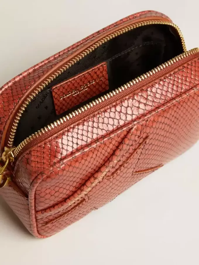 Mini Star Bag i rostfärgat läder med ormskinnsmönster Mini Star Bag i rostfärgat läder med ormskinnsmönster