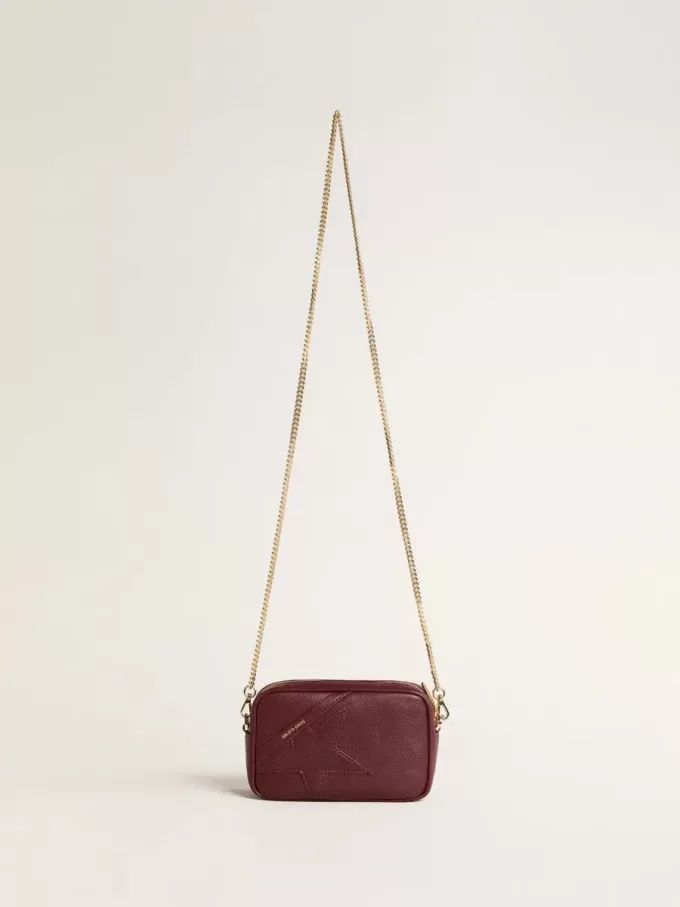 Mini Star Bag i vinrött läder med ton-i-ton-stjärna Mini Star Bag i vinrött läder med ton-i-ton-stjärna