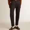 Mörkblå jeans för herr i en tvättad denim