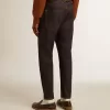 Mörkblå jeans för herr i en tvättad denim