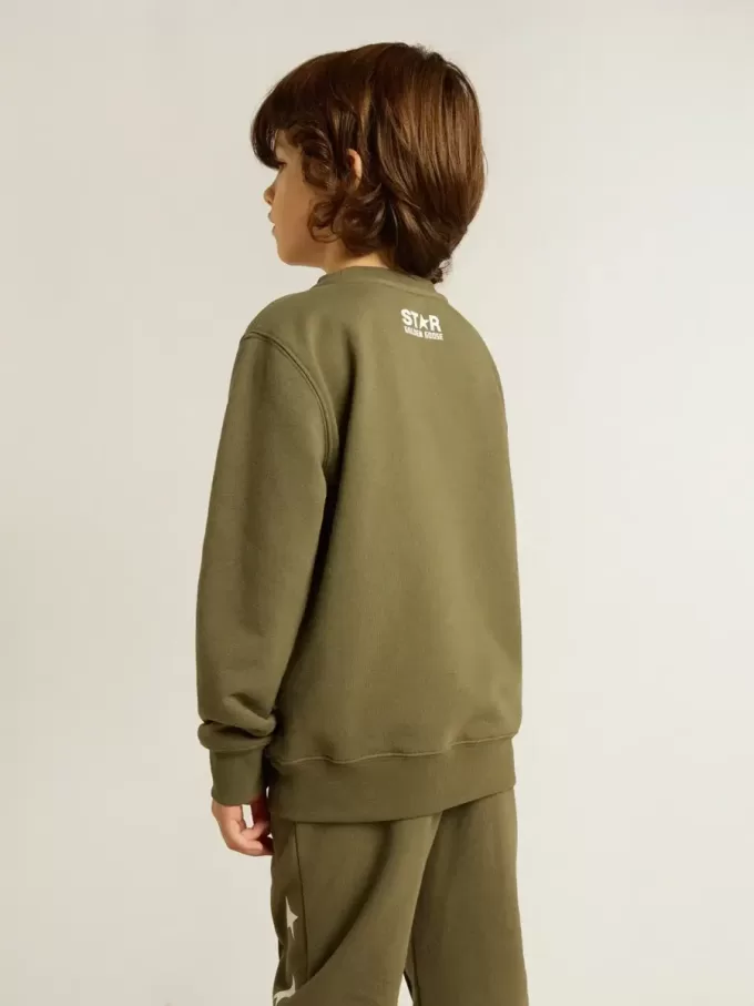 Mörkgrön sweatshirt för pojkar med vit maxistjärna på framsidan Mörkgrön sweatshirt för pojkar med vit maxistjärna på framsidan